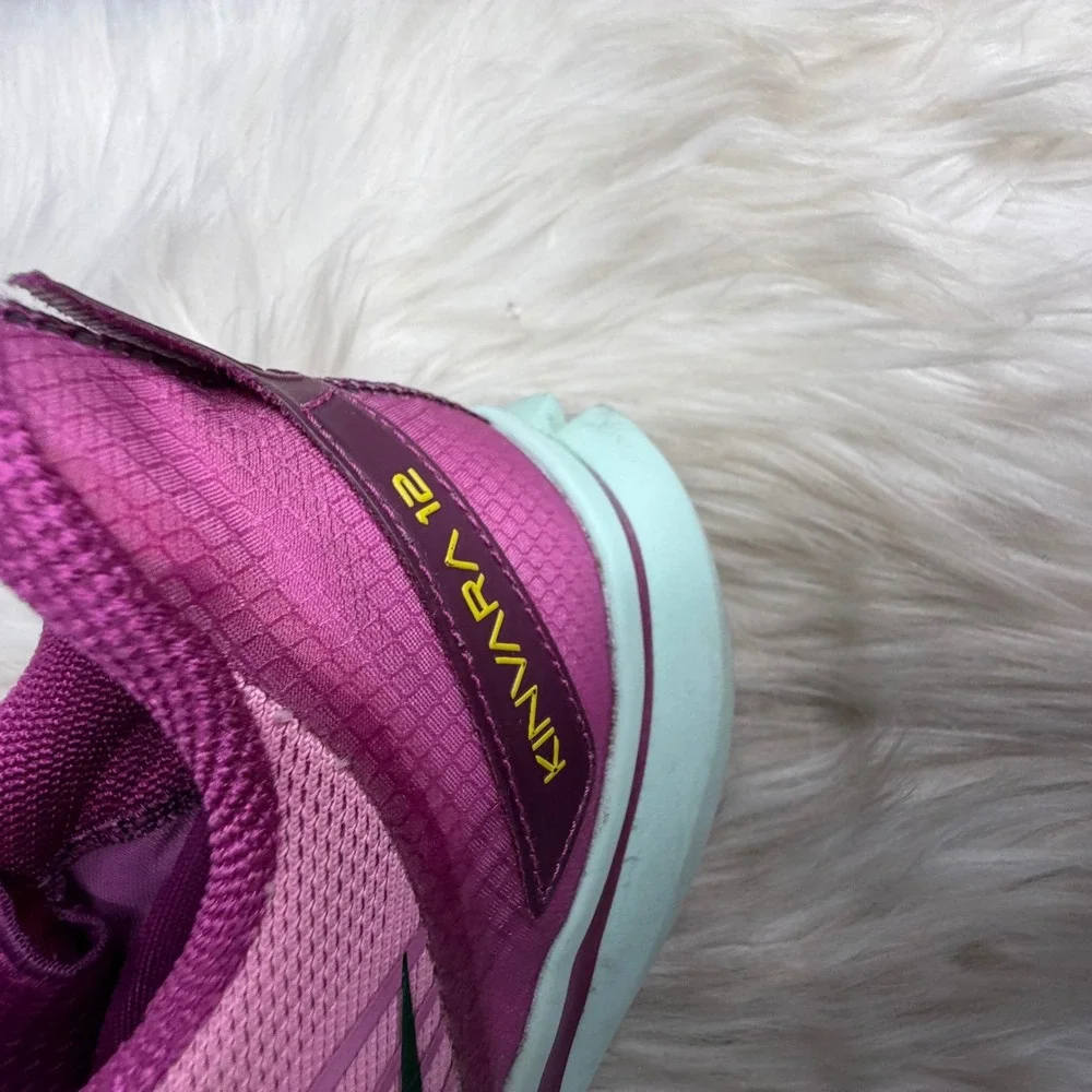 Saucony Kinvara 12 Womens Pink Purple Blue Running Shoes Sneakers S10619-30